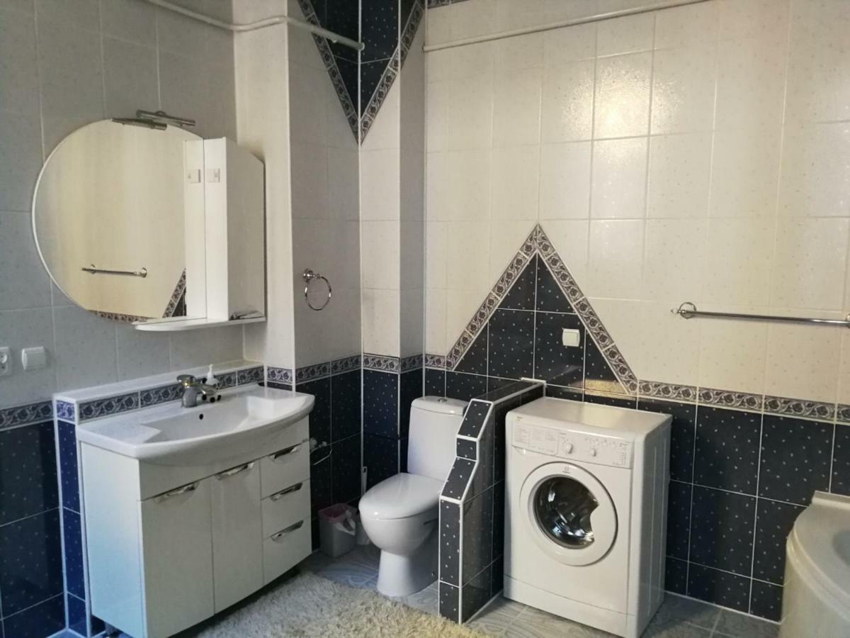 Затишна Квартира В Центрі Міста Ternopil Ngoại thất bức ảnh